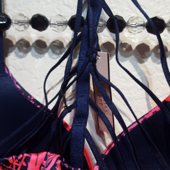 Victoria's secret front close sexy push up 34C - Picture 6 of 6